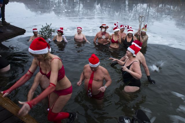 Χριστουγεννιάτικα στιγμιότυπα από ολόκληρο τον κόσμο (25 Δεκεμβρίου 2012)